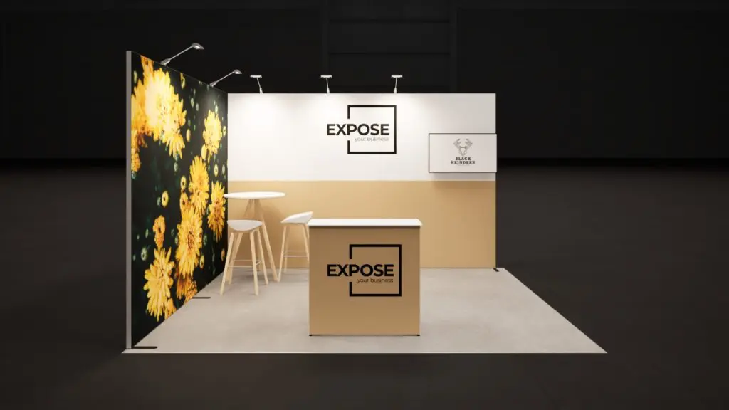 Beursstand met balie, barkrukken, presentatiewand en full colour zijwand voor een nette en professionele beurs-presentatie.